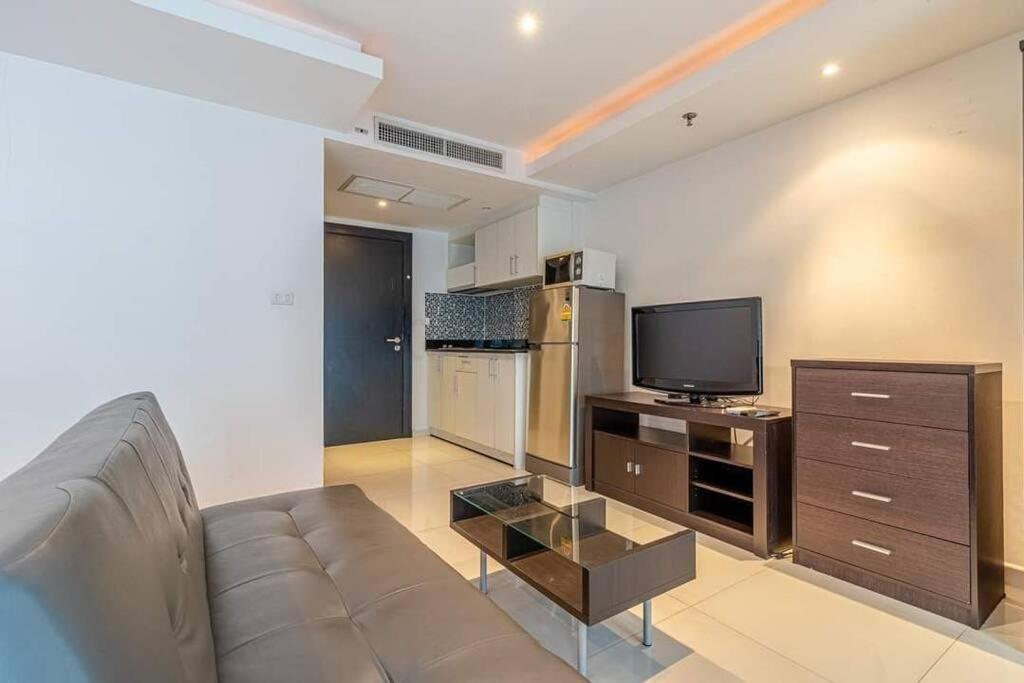 Avenue Residence C5 Pattaya Esterno foto