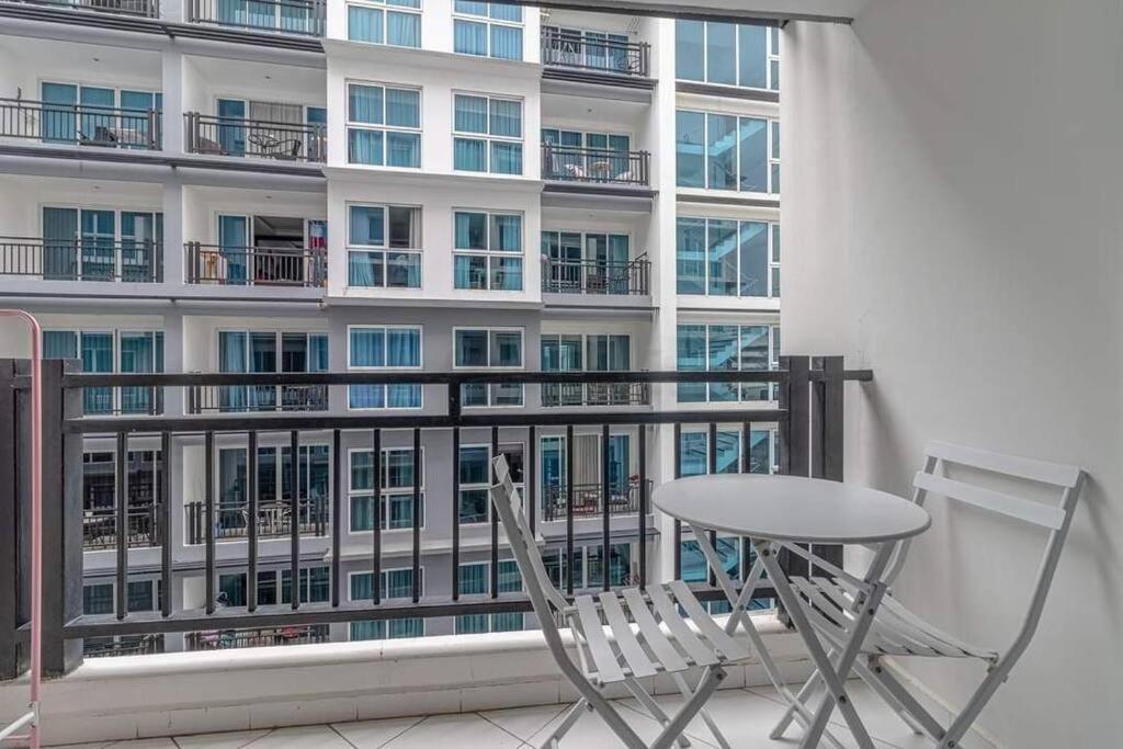 Avenue Residence C5 Pattaya Esterno foto