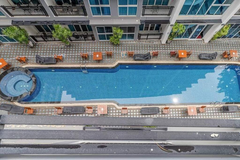 Avenue Residence C5 Pattaya Esterno foto